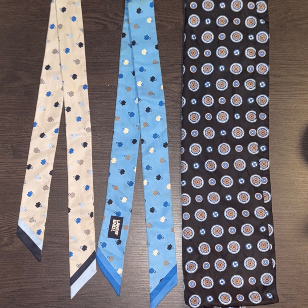 Chase Bank - Lands End Scarves Bundle